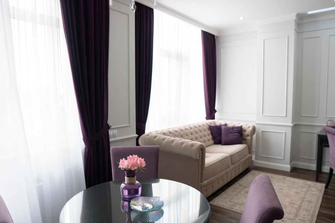 Vivmar Apartment